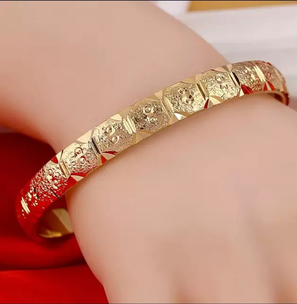 18kt Gold Plated Dubai Bangle